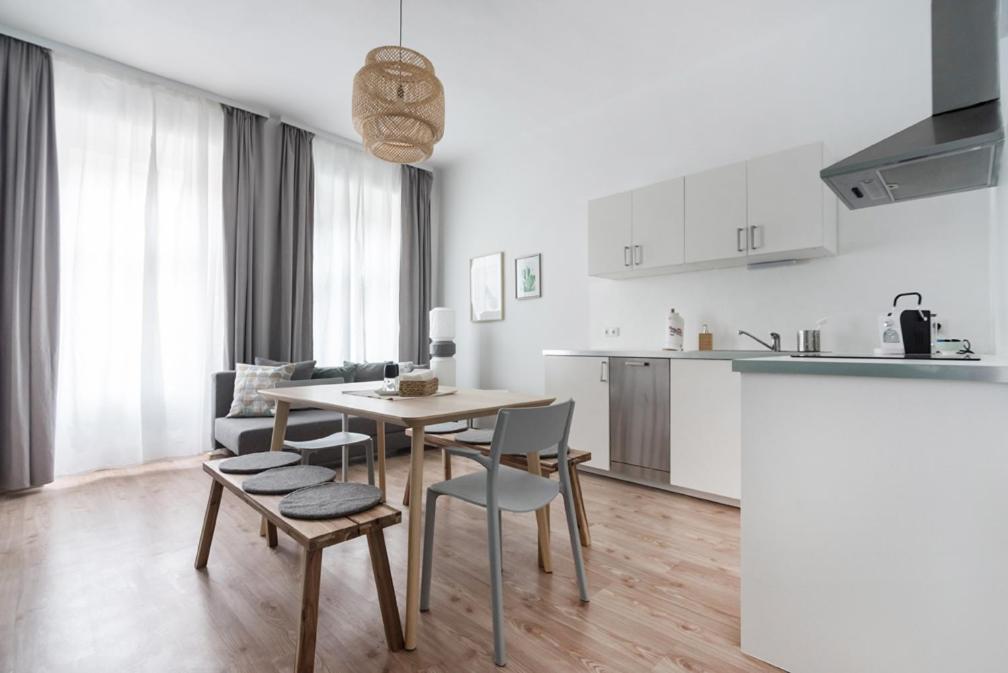 וינה Caring Family Apartment Close To The Center מראה חיצוני תמונה
